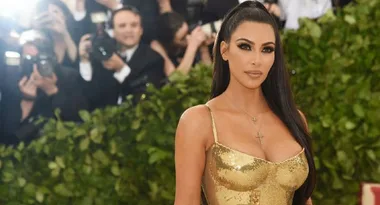 Kim Kardashian unveils BLUE hair