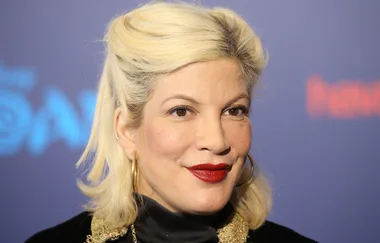 Tori Spelling suffers major photoshop fail while preaching body acceptance