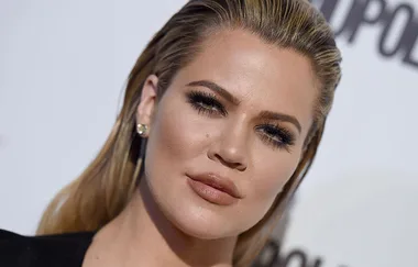 And just like that Khloe Kardashian is engaged to her cheating boyfriend