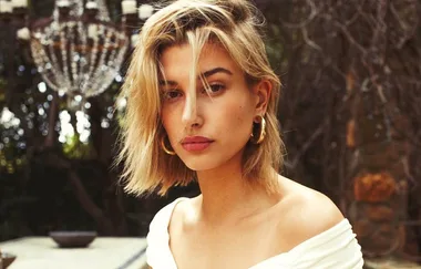 Hailey Baldwin deletes an underwear selfie WITHOUT her engagement ring