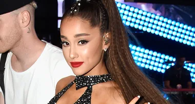 Ariana Grande has debuted yet another new hairstyle!