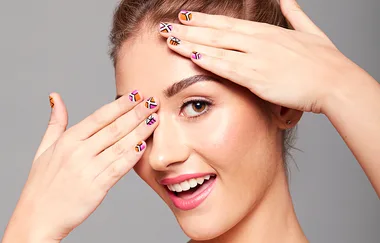 Bright DIY Nail Art