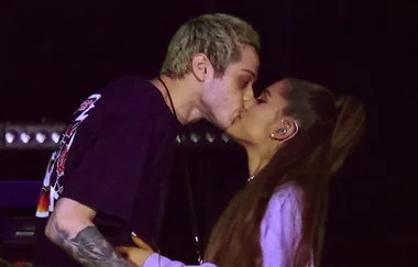 Ariana Grande describes how Pete Davidson first kissed her and we are SWOONING