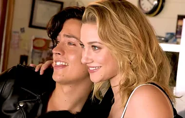 Cole Sprouse and Lili Reinhart are living it UP in Paris as the cutest couple ever