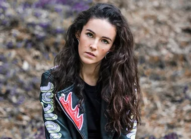 New Zealand musician Robinson is your new music obsession