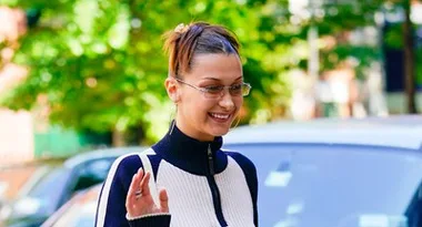 Bella Hadid is single-handedly bringing back this ‘90s hair accessory