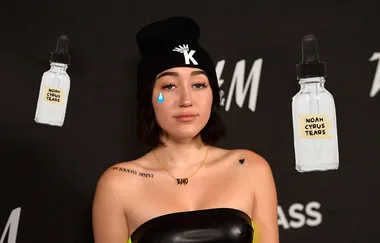 Noah Cyrus is selling her tears from the Lil Xan break up for $12,000 dollars!
