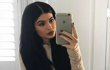 Fans Just Pointed Out Kylie Jenner’s Hilariously Awkward Photoshop Fail