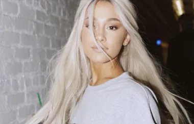 Ariana Grande seriously worries fans after posting a bunch of depressing tweets