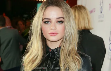 Joey King just shaved ALL her hair off