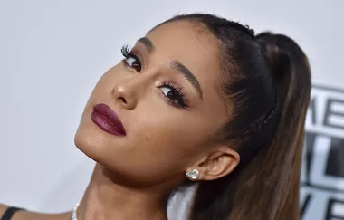 Ariana Grande posts a topless photo on Instagram and damn girl