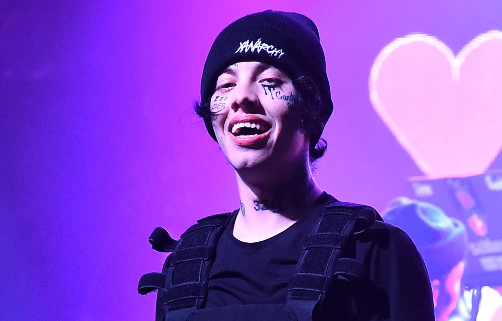 Lil Xan screamed the N-Word during a rant in a food court