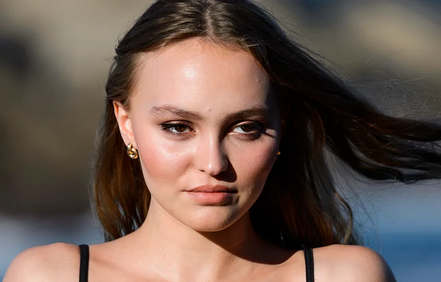 Lily Rose Depp topless photo | Girlfriend