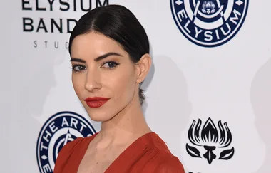 The Veronicas’ Lisa Origliasso shares the first photo from her wedding