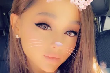 Ariana Grande has short hair and we are shook