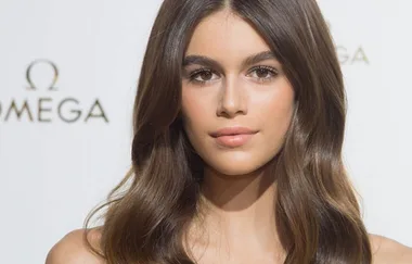 Christmas tree eyebrows are the trend taking over Instagram