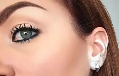 Ear Makeup Is The Latest Beauty Trend Taking Over Your Insta-Feed