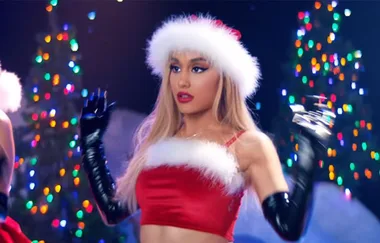 Ariana Grande actually played her new song ‘7 Rings’ in the ‘Thank U, Next’ video