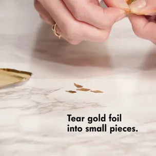 Gold Leaf Hair Part Is Your New Holiday Party Go-To!