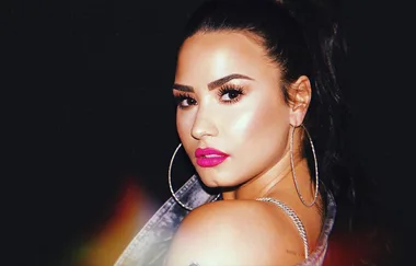 Demi Lovato spotted making out with her new boyfriend!