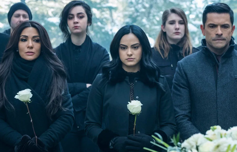 Kelly Ripa has used the Lodge family photo as her own Christmas card and we’re wheezing