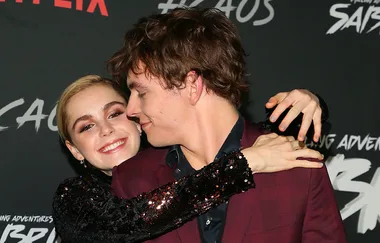 Kiernan Shipka is “heartbroken” over Ross Lynch and our hearts can’t handle it