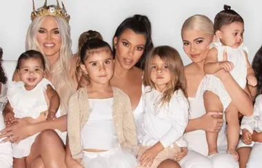 Fans call out Khloe Kardashian’s weird photoshop of Kylie Jenner
