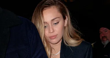 Fans lose it over these Miley Cyrus pics