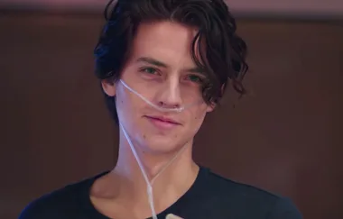 OMG A new trailer for Cole Sprouse’s movie ‘Five Feet Apart’ has landed!