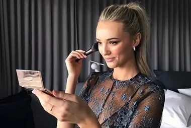 These are the makeup brushes you NEED, according to a makeup artist