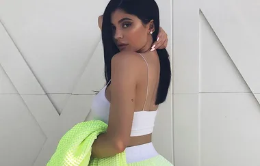 Kylie Jenner Teases Her Pregnancy On Snapchat