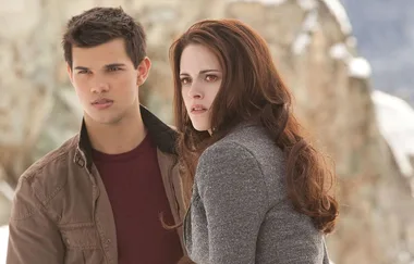 Bella and Jacob have just reunited, we repeat, BELLA AND JACOB HAVE REUNITED