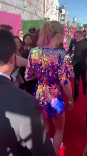 WATCH the crowd go nuts as Taylor Swift arrives