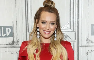 WATCH Hilary Duff’s intimate home water birth will give you chills