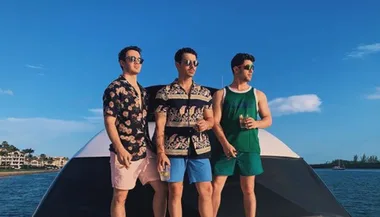 The new Jonas Brothers single is here!!