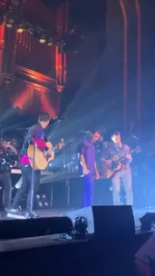 Joe Jonas does surprise performance of “Gotta Find You” from Camp Rock with Jonas Brothers