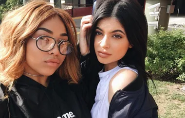 Kylie Jenner has a freaking HUUUUGE photo of Jordyn Woods on her Twitter