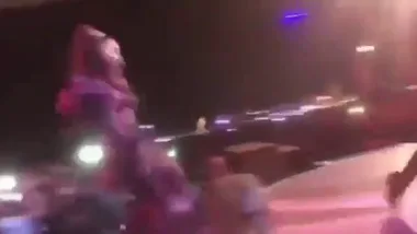WATCH: Ariana Grande pelted with lemon during Coachella set (close-up)