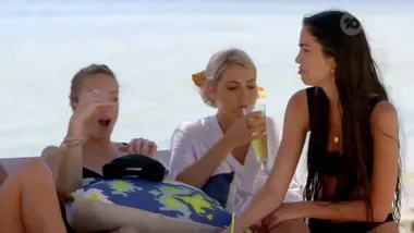 Bachelor In Paradise: Richie and Cass get cosy