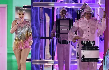 WATCH: Taylor Swift is accused of blatantly ripping off Beyonce