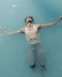 WATCH: Noah Centineo floating in his Calvins