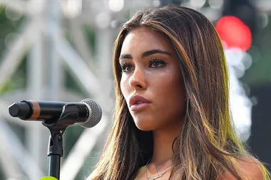 WATCH: Madison Beer held at gunpoint during her concert