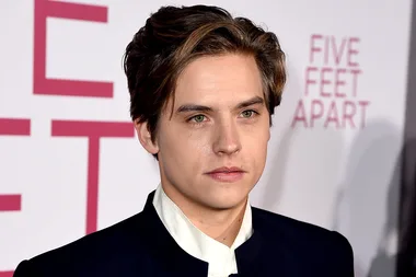 PSA: Dylan Sprouse has BRIGHT blue hair