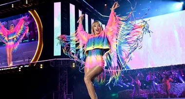 Taylor Swift kicks off pride month with touching LGBTQ speech