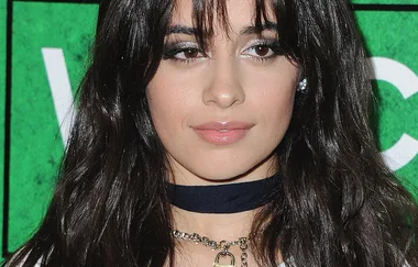 This New Trend Is Replacing The Choker And We Are SO Here For It