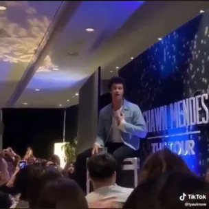 Fan asks Shawn Mendes to help her come out as bisexual and he says no