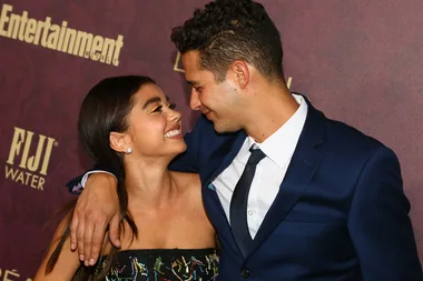 Sarah Hyland’s mother is flirting with her fiancé and it’s too much for Sarah to handle