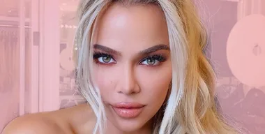 People are calling out Khloe Kardashian for looking like a robot in her latest Instagram