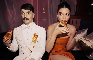 OMG! Kendall Jenner Has A Secret Twin That We Never Knew About!