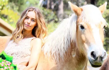 This Model Learnt The Hard Way Why You REALLY Need To Wash Your Makeup Brushes